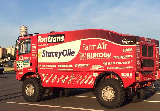 Ook dat is Dakar! Van Genugten reed 107 kilometer in het stof van concurrent